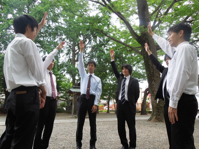 朝礼 | 授業内容 | 大学生・既卒生の就活・起業支援や人間力を鍛える志塾、JVU・日本ベンチャー大學