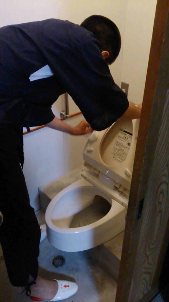 本日は5:40に起床しました。
掃除させていただいております。（チーム口だけ脱藩組）<br><br> | 授業　時間割 | 東京校ブログ | 大学生・既卒生の就活・起業支援や人間力を鍛える志塾、ＪＶＵ・日本ベンチャー大學